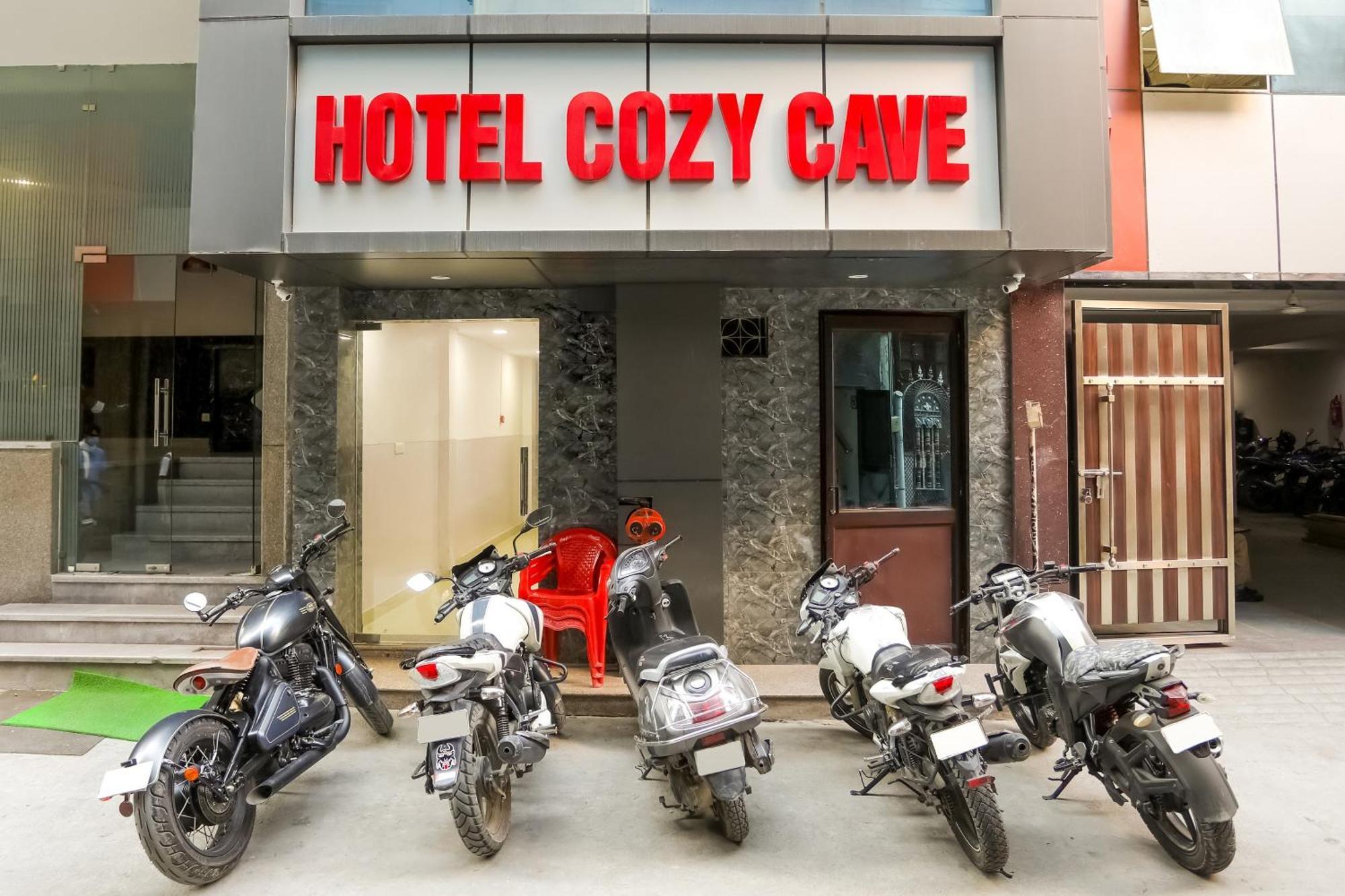 Hotel O Cozy Cave Nueva Delhi Exterior foto